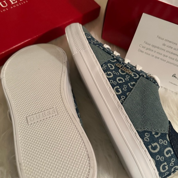 GUESS FACTORY - Light Blue Lookat Low-Top Sneakers - Picture 7 of 8